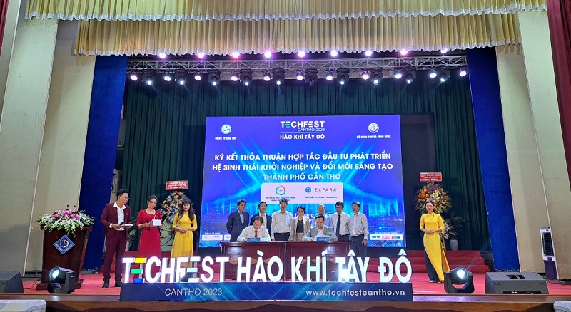 Lễ ký kết hợp tác tại Techfest Cantho 2023